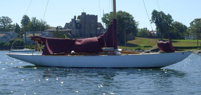2014 Quincy Adams Daysailer, 27ft