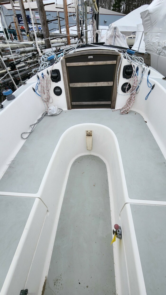 1982 Freedom 25, 25ft - Image 5